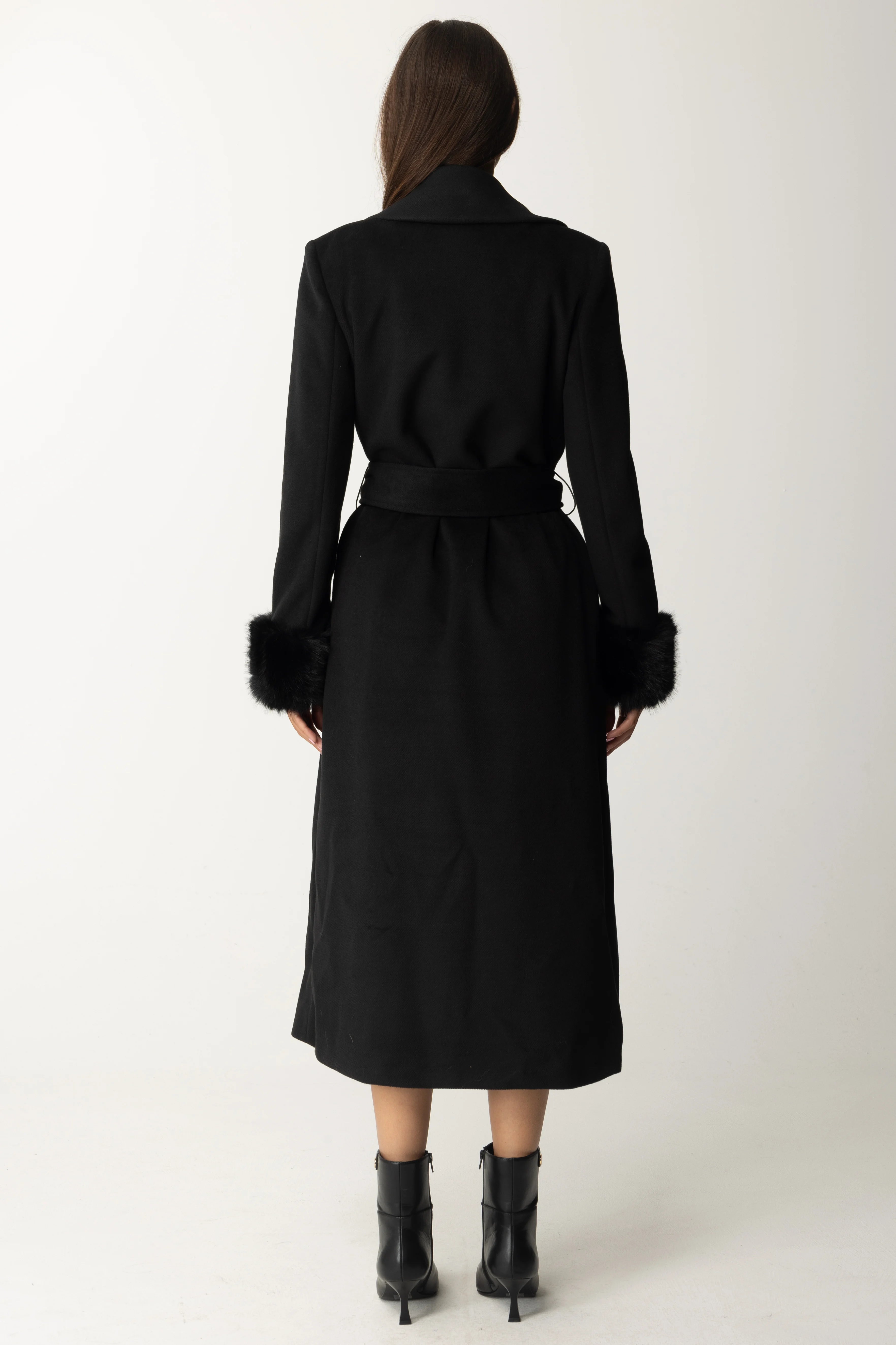 Yes London Cappotto con cintura in vita e polsini in pelliccia